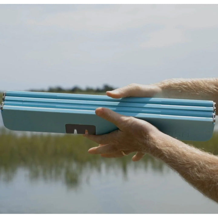 Planche à découper pliante Toadfish Stowaway avec aiguiseur de couteaux intégré - Bleu sarcelle
